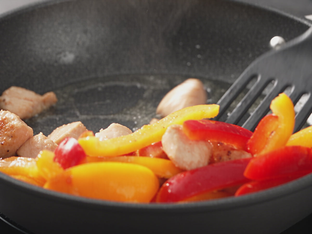 Granitestone Armor Max 20-piece set cooking demo: stir-fry, fry basket, steaming, salmon and omelet