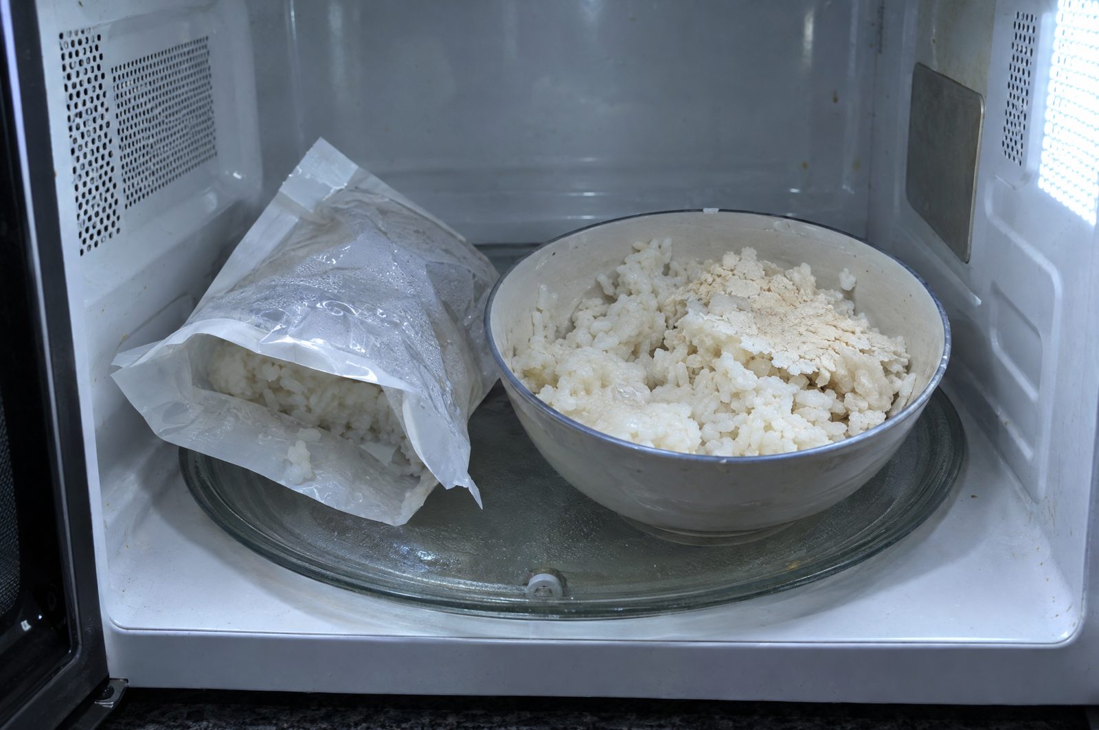 A gummy bowl of microwave rice